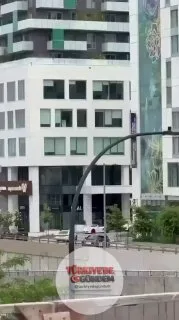 Kanada'nın Montreal kentinde polis ile silahlı bir şüpheli arasında çatışma çıktı. Şüphelinin ağır silahlarla açtığı ateş sonucu 1 polis memuru ve 1 sivil hayatını kaybetti. Saldırgan, olay yerinde polis tarafından etkisiz hale getirildi.