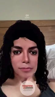 Alizade, Michael Jackson efektini denediği bir video paylaştı.