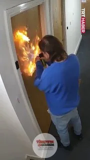 İngiltere'de komşusunun kapısını ateşe vermeye çalışan kişi, mahkeme kararıyla süresiz olarak psikiyatri hastanesine kapatıldı.