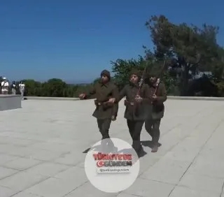 Milli Savunma Bakanlığı tarafından hayata geçirilen uygulama kapsamında, 57. Piyade Alayı Şehitliği ve Şehitler Abidesi'nde Saygı Nöbeti başladı.