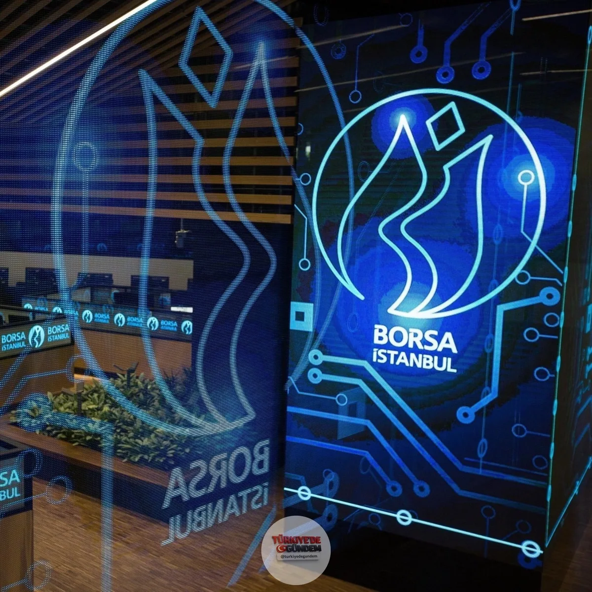 Borsa İstanbul'da son 1 yılda değer kaybeden tek sektörel endeks spor oldu. (Sabah) Son 1 yıldaki zararlar: Trabzonspor: %36,11 Fenerbahçe: %13,05 Galatasaray: %11,74 Beşiktaş: %3,93
