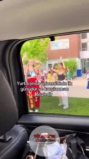 ABD'de üniversiteye başlayan bir genç, okulun ilk gününü paylaştı.