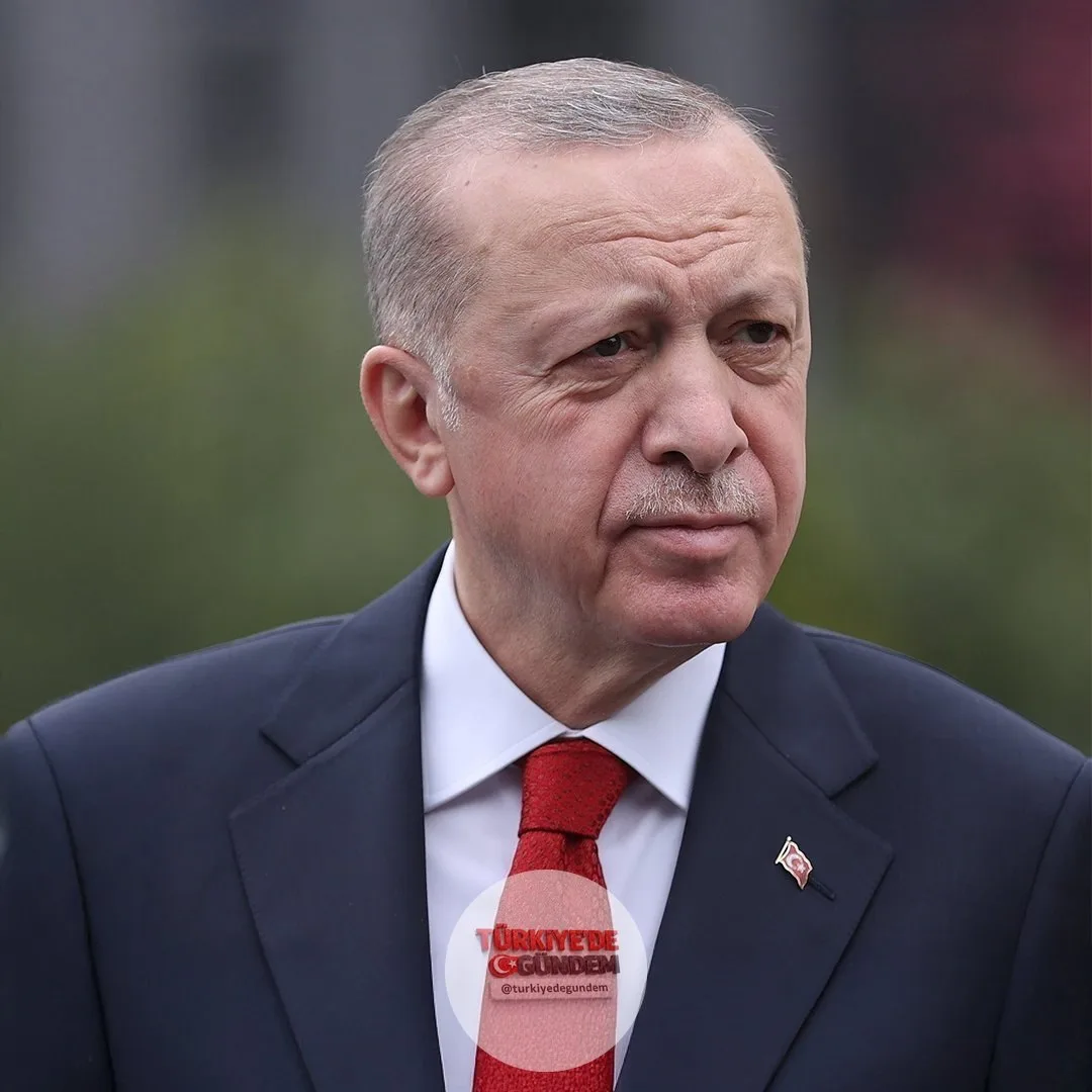 Cumhurbaşkanı Erdoğan: "Avrupa Birliği ile iş birliğimizi karşılıklı fayda temelinde ilerletme iradesine sahibiz. AB üyelik sürecimize verdiği destekten dolayı Polonya'ya teşekkür ediyoruz."