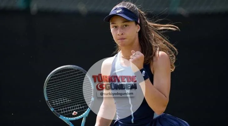 Milli tenisçi Zeynep Sönmez, Eastbourne Tenis Turnuvası tek kadınlar ilk turunda karşılaştığı Britanyalı Harriet Dart'ı 2-1 mağlup ederek bir üst tura yükseldi.