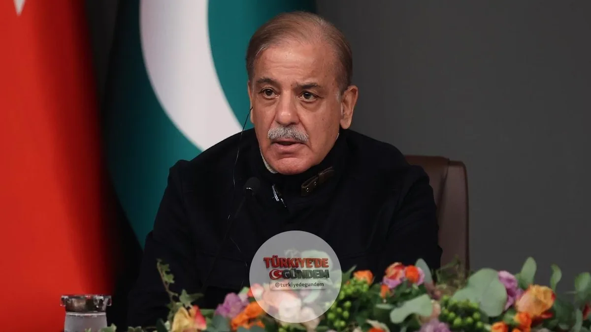 Pakistan Başbakanı Şahbaz Şerif: "Bazı ülkelerin balistik füzelere sahip olmasını isteyip İran'ın sahip olmasına izin vermemek çifte standarttır. Bu tür bir ikiyüzlülük kabul edilemez."