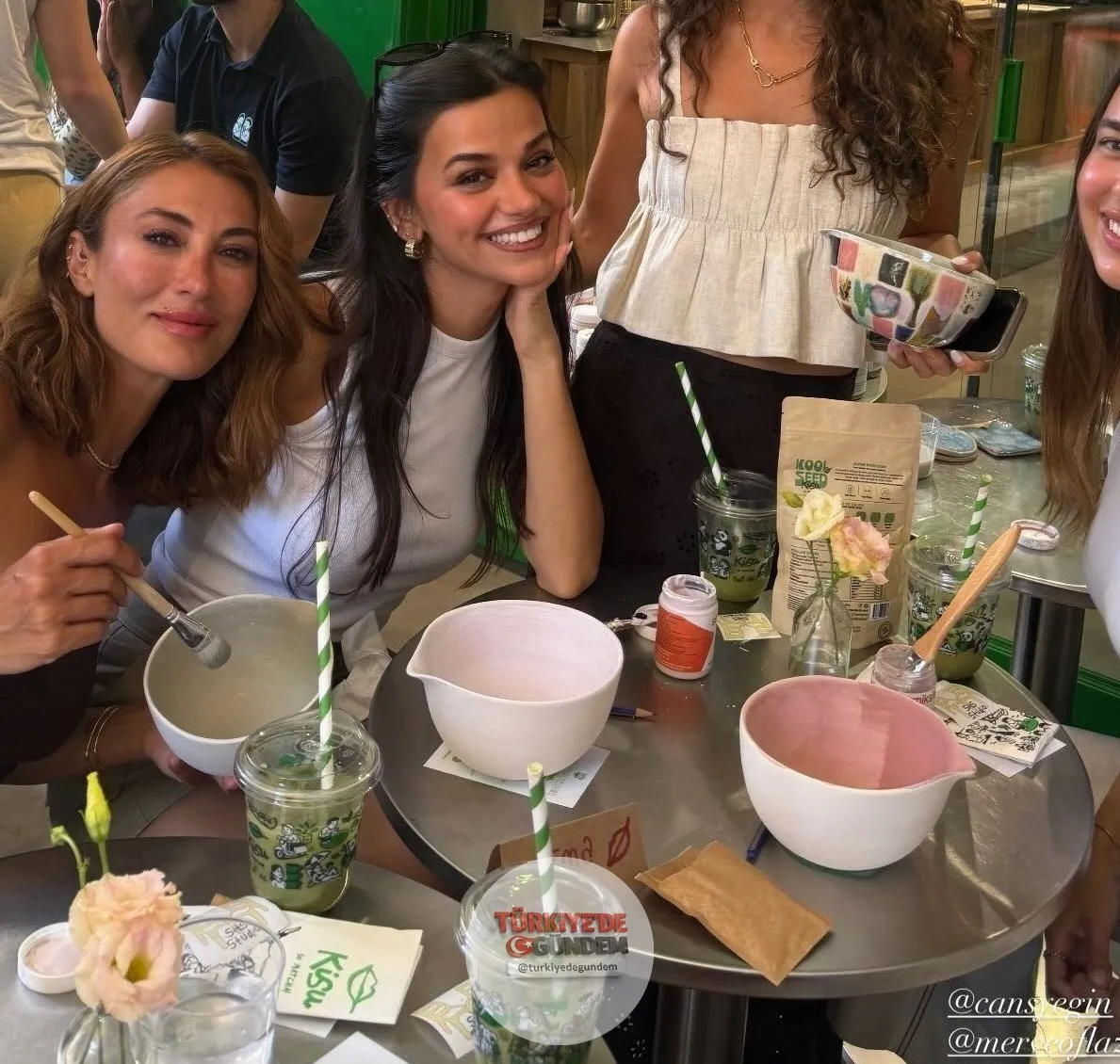 Alan Hakko'nun eski sevgilileri Merve Oflaz ve Selin Yağcıoğlu aynı karede görüntülendi.