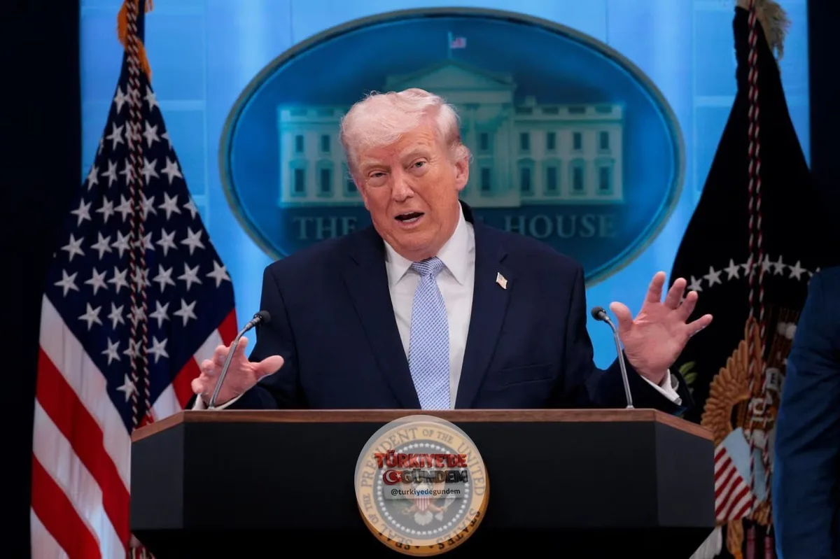 SON DAKİKA: ABD Başkanı Donald Trump, İranlıların Uluslararası Atom Enerjisi Ajansı müfettişlerinin İran'a ziyaretinin planlanmadığını söylediğini ancak bunun doğru olmadığını belirtti. Kapalı kapılar ardında yapılan görüşmelerde kendilerine yüzde 10