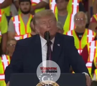 Trump: “Kalabalıkta hiç kadın yok, ancak bu iyi bir şey.”