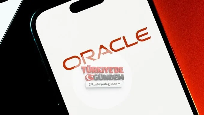 ABD merkezli yazılım şirketi Oracle, yapay zeka odaklı yeniden yapılanma süreci kapsamında geçtiğimiz yıl 21 bin çalışanını işten çıkardı. Şirketin toplam çalışan sayısı 162 binden 141 bine geriledi. Yapay zeka entegrasyonuna bağlı iş gücü daralmasın