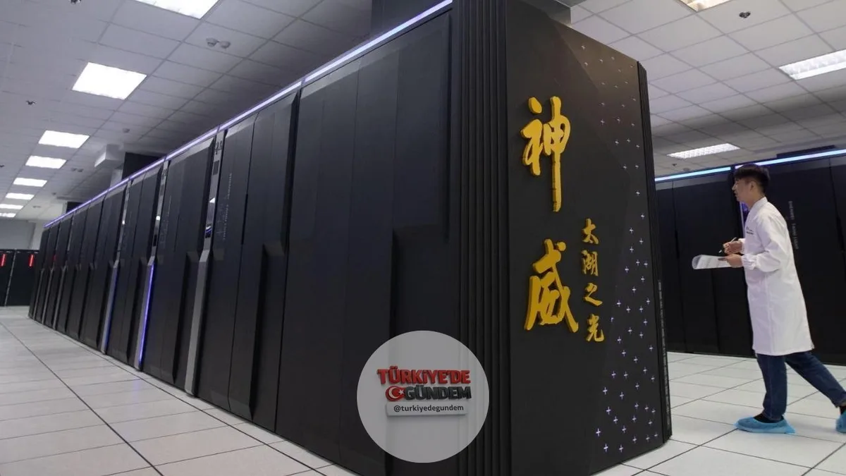 1-) 🌍 2017'den bu yana bir ilk: Çin, dünyanın en güçlü süper bilgisayarını üreterek ABD'yi tahtından indirdi! Çin'in Shenzhen kentinde geliştirilen "LineShine" adlı yeni süper bilgisayar, Amerikalı rakiplerini geride bırakarak dünyanın en güçlü bilgi