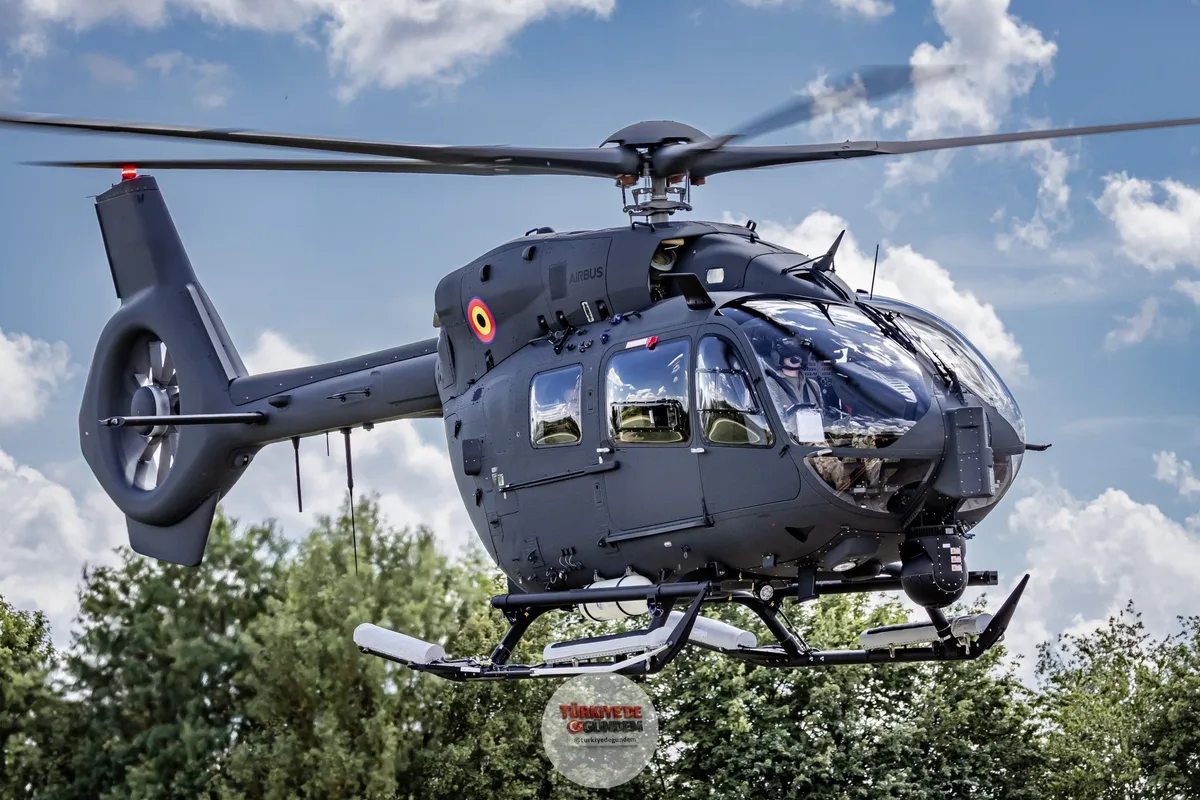 1-) 🎖️ Belçika, ilk Airbus H145M helikopterini teslim aldı! Belçika Hava Kuvvetleri, helikopter filosunu modernize etme planı kapsamında satın aldığı yeni Airbus H145M hafif genel maksat helikopterini (LUH), Salı günü Beauvechain Hava Üssü'nde düzenl
