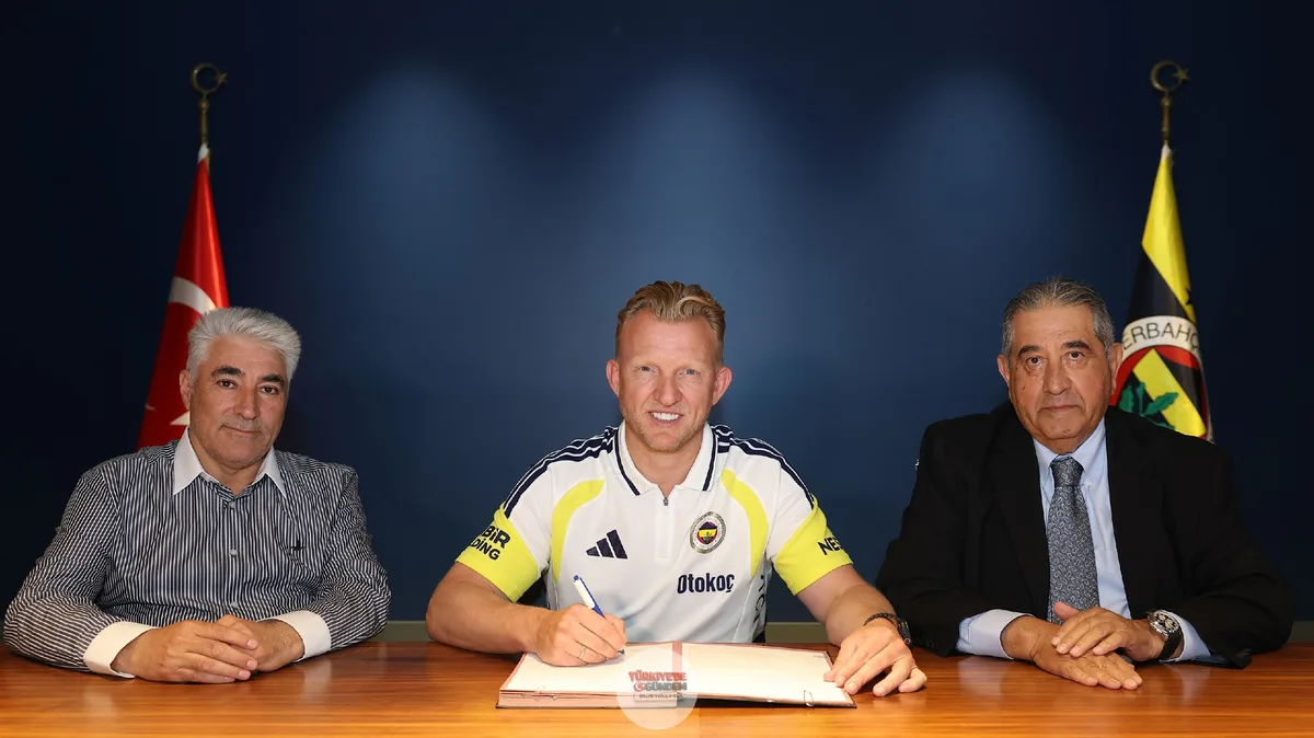 Fenerbahçe, yardımcı antrenörlük görevi için Dirk Kuyt ile anlaşmaya varıldığını duyurdu.