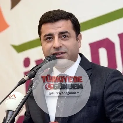 Selahattin Demirtaş: "Sayın Öcalan'ın inisiyatif alması şu ana kadar büyük katkılar sağladı, sağlamaya da devam ediyor." "Burada da bir yanlış, bir çelişki yoktur."