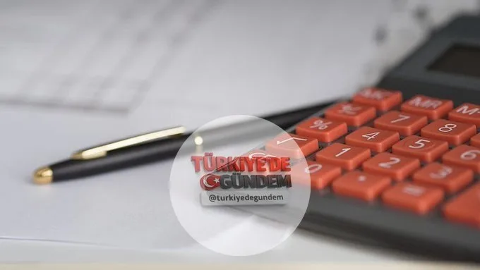 Güven endeksi haziran ayında hizmet sektöründe yüzde 1,4 ve inşaat sektöründe yüzde 1,1 yükseldi. Perakende ticaret sektöründeki güven endeksi ise aylık bazda yüzde 0,3 artış göstererek 112,8 değerini aldı. İnşaat sektöründe gelecek üç aylık dönemde