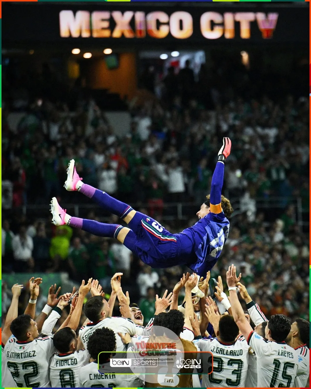 Dünya Kupası efsanesine görkemli veda... Turnuva sonrası emekli olacağını açıklayan Guillermo Ochoa, Çekya maçının 78. dakikasında oyuna girerek 6. Dünya Kupası deneyimini yaşadı. Kariyerinin son maçına çıkıyor olabilecek 40 yaşındaki efsane, son dak