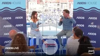 iHeartMedia Dijital Ses Grubu CEO'su Conal Byrne, podcast yayıncılığının son yıllarda ortaya çıkan az sayıdaki yeni kitlesel erişimli medya mecrasından biri olduğunu belirterek, "Gerçek anlamda kitlesel erişime sahip yeni bir mecranın ortaya çıkması