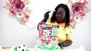 Atlanta dışındaki Cindyrella Cakes'in sahibi Cindy Dankwa, futbolseverler ve doğum günü kutlamaları için popüler bir tercih haline gelen özenli Dünya Kupası temalı pastalar hazırlıyor.