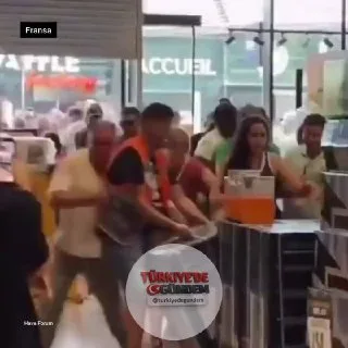 Sıcak hava dalgası nedeniyle Fransa'da vantilatör ve klima akını yaşandı. İşte o anlar.
