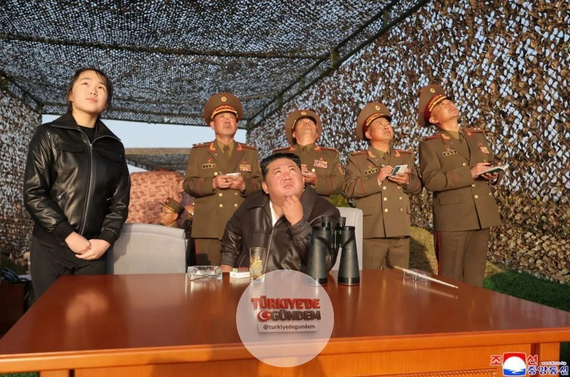 Kuzey Kore Lideri Kim Jong Un: Hiçbir düşmanın karşı koymaya cesaret edemeyeceği ölümcül ve yıkıcı bir güç oluşturacağız. Düşmanlarımıza huzursuzluk ve korku yaşatacağız.