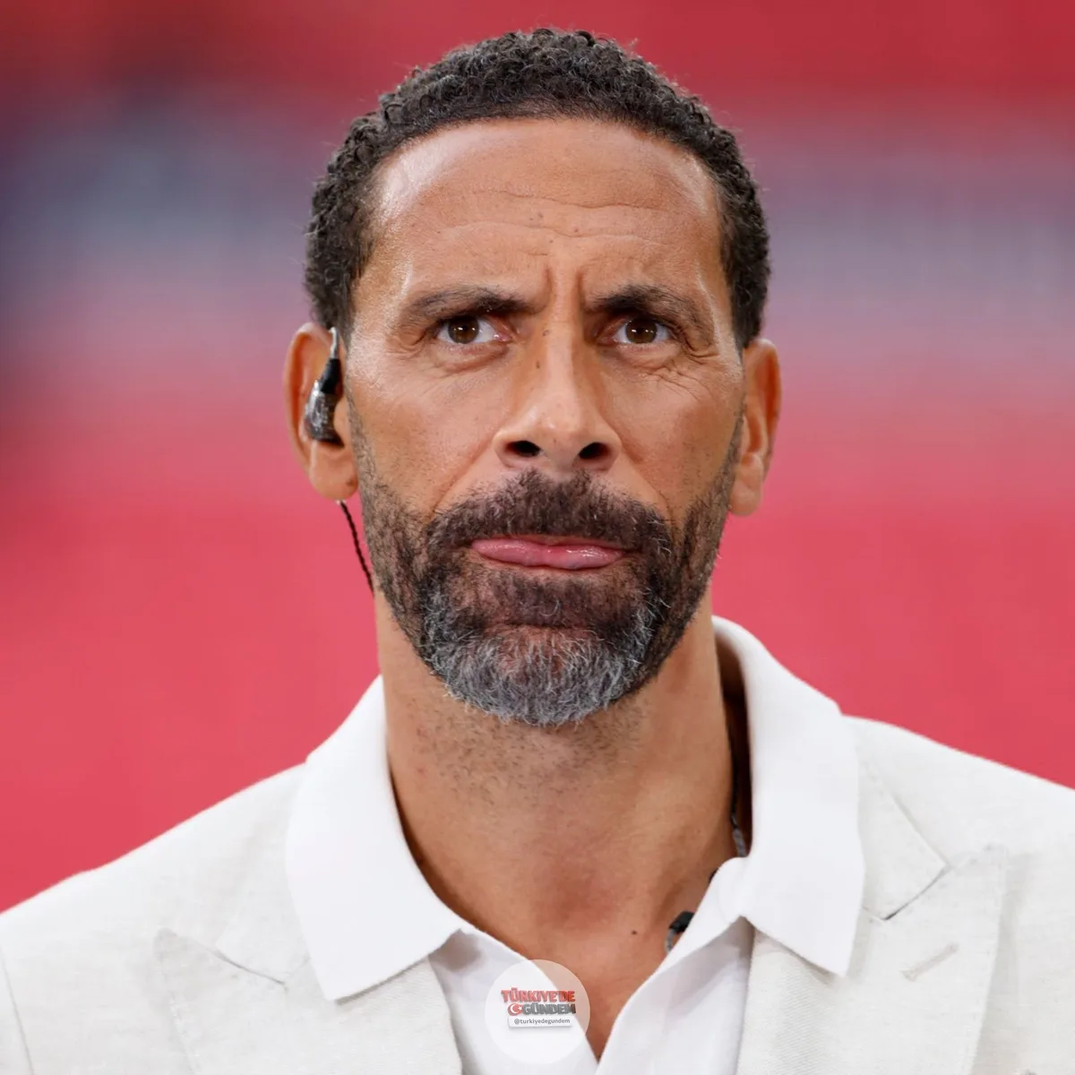 Rio Ferdinand: "Herkesin görmeyi beklediği Arda Güler işte bu. Türkiye ne zaman topu ona verse, sanki her an bir şeyler yaratacakmış gibi hissettirdi. Karakterli oynadı, sorumluluk aldı, golünü attı, hatlar arasında rakip savunmayı zorladı ve top ist
