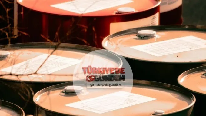 Irak, petrol üretim kotasında kayda değer artış sağlanmaması halinde OPEC üyeliği dahil tüm seçenekleri değerlendirebileceği mesajını verdi. Irak Petrol Bakanlığından üst düzey bir yetkili, İran savaşı nedeniyle petrol ihracatında yaşanan sert düşüşü