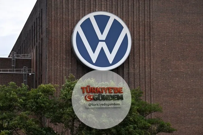 Volkswagen CEO'su Oliver Blume'nin, 11 milyar avroluk maliyet azaltma planı kapsamında Almanya'daki dört fabrikayı kapatmayı ve yaklaşık 100 bin kişiyi işten çıkarmayı değerlendirdiği öne sürüldü