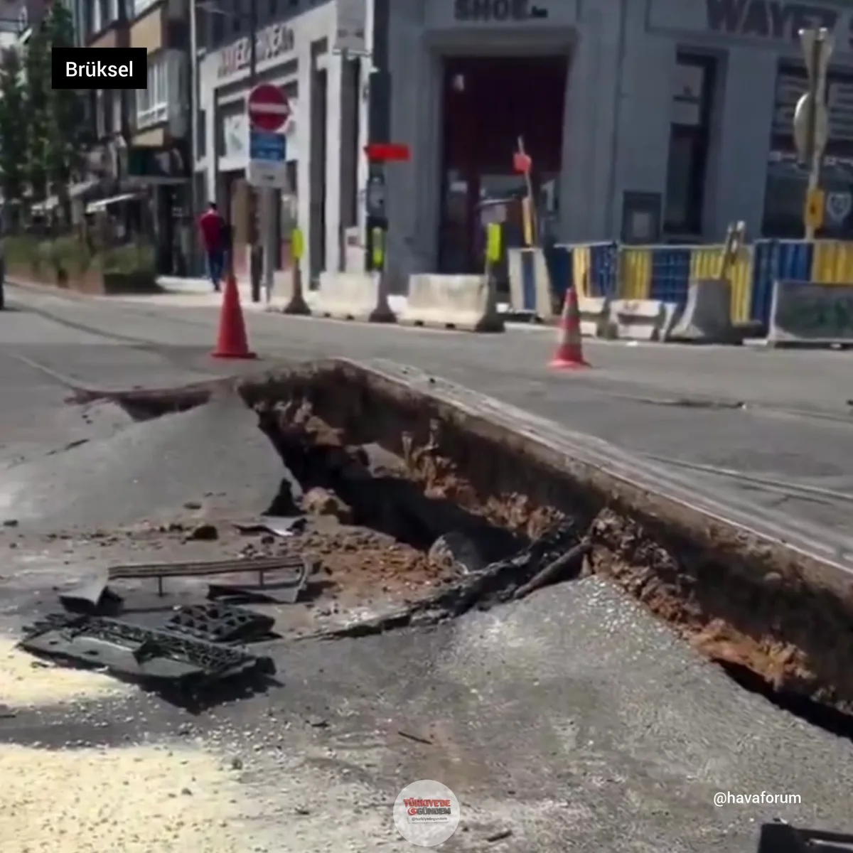 Belçika'nın başkenti Brüksel'de aşırı sıcaklar nedeniyle tramvay rayları eğildi.