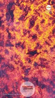 İtalya'daki Etna Yanardağı, cuma günü yeniden harekete geçti. Yanardağda düzenli lav akışı gözlemlenirken, herhangi bir patlama aktivitesi kaydedilmedi.