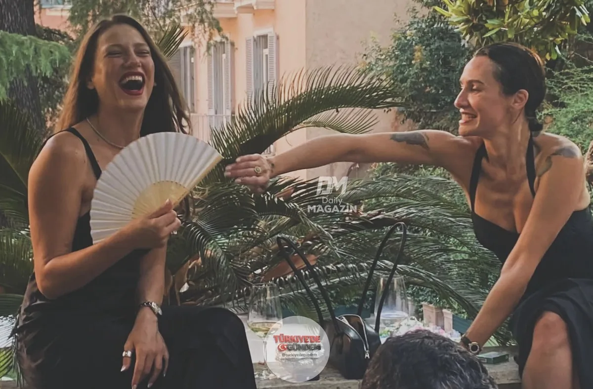Serenay Sarıkaya, Birce Akalay ile kahkaha dolu bir fotoğrafını paylaştı.