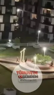 SON DAKİKA: Irak Terörle Mücadele Birimi, ABD Büyükelçiliği yakınlarında ve çok sayıda siyasetçi ile ailelerinin ikamet ettiği Sıkma Konutları'nda operasyon başlattı. Bağdat'taki Yeşil Bölge'nin girişleri tamamen kapatılırken, bölgeye Abrams tankları
