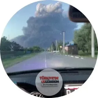 SON DAKİKA: Ukrayna ordusu, Rusya'nın Slavyansk-na-Kubani kentindeki bir petrol rafinerisini vurdu.
