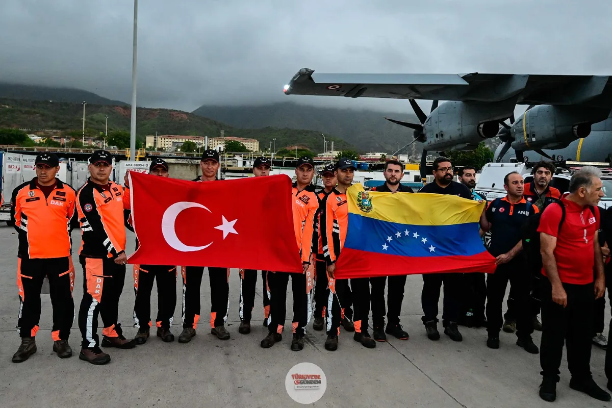 7,1 ve 7,5 büyüklüğünde depremlerin meydana geldiği Venezuela'ya Türk arama kurtarma ekipleri ulaştı.