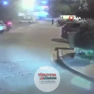 Başakşehir’de ara sokakta 100 kilometre hızla ilerleyerek genç bir kıza çarpan alkollü sürücünün, kaza sonrası aileye "Benim kimin oğlu olduğumu biliyor musunuz?" diyerek tehditler savurduğu ortaya çıktı. İlk etapta serbest bırakılan şahsın, yapılan