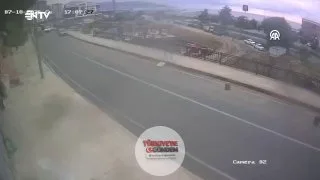 Rize'de bir öğrenci yurdu inşaatı sırasında istinat duvarı ve yol çöktü.